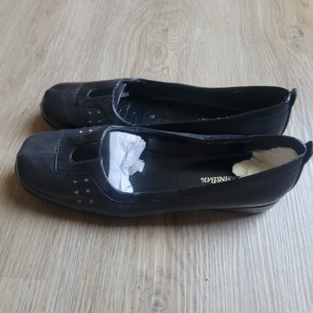 St John's Bay Womens Loafers 7M Black Leather Comfort Slip On Work Casual